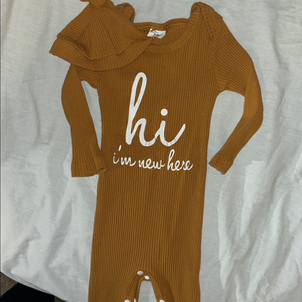 Long Sleeve 2-piece Set 6-9 Months Onesie With Hat - Hello I’m New Here